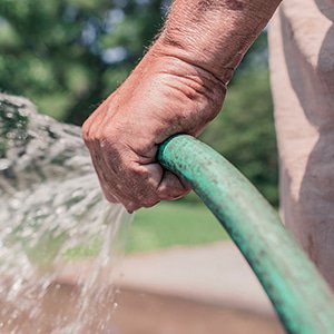 Kann ich mein Wasserbett mit einem Gartenschlauch leer pumpen? - Blog